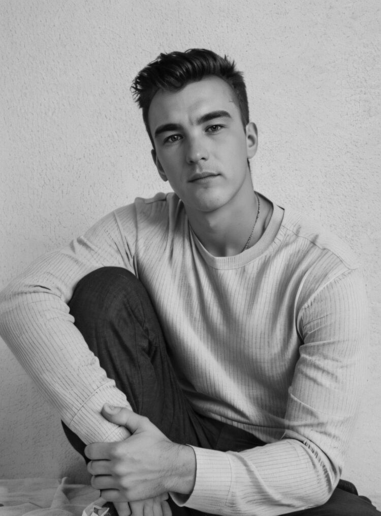  53202392  Lyciferrrrr, 26 ,    