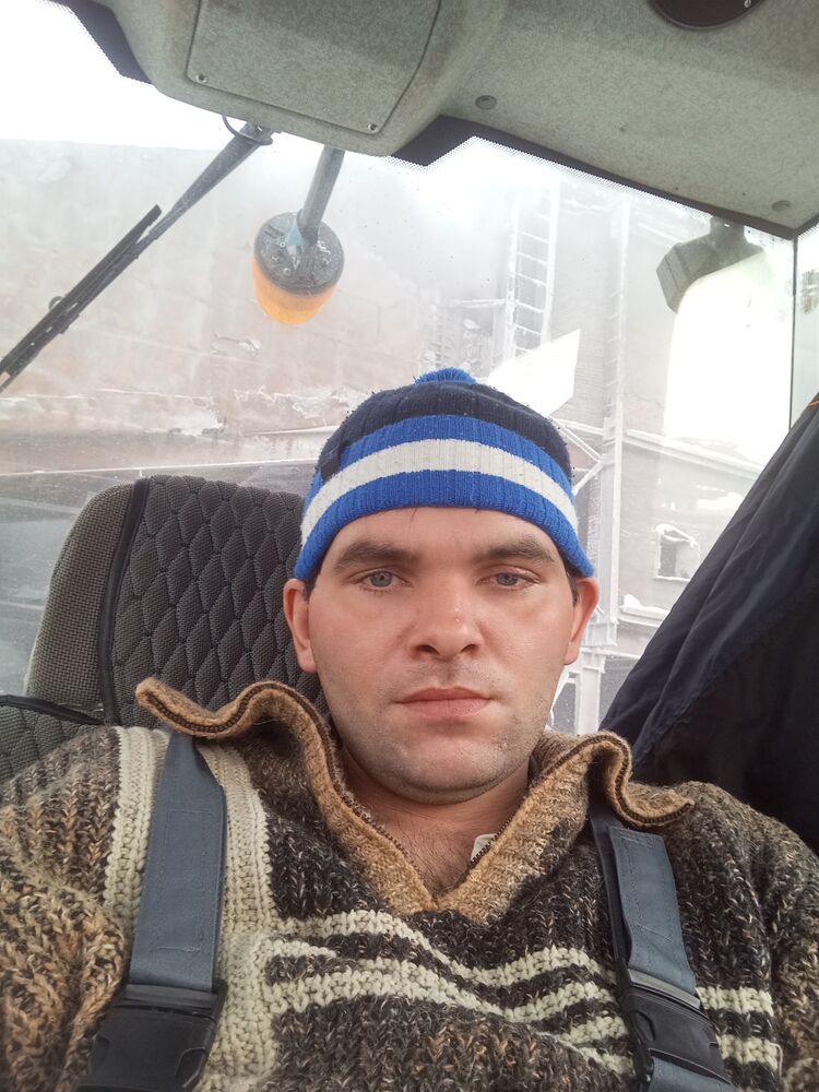  48137112  Vlad, 29 ,    