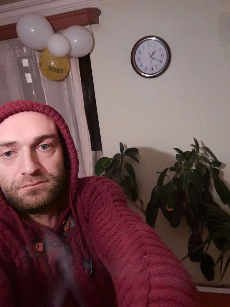  ,   Artur, 35 ,   ,   