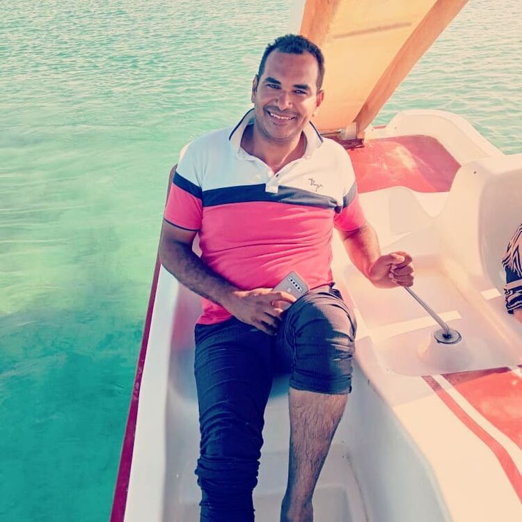  43174952  Mohamed, 37 ,    Al Ghardaqah