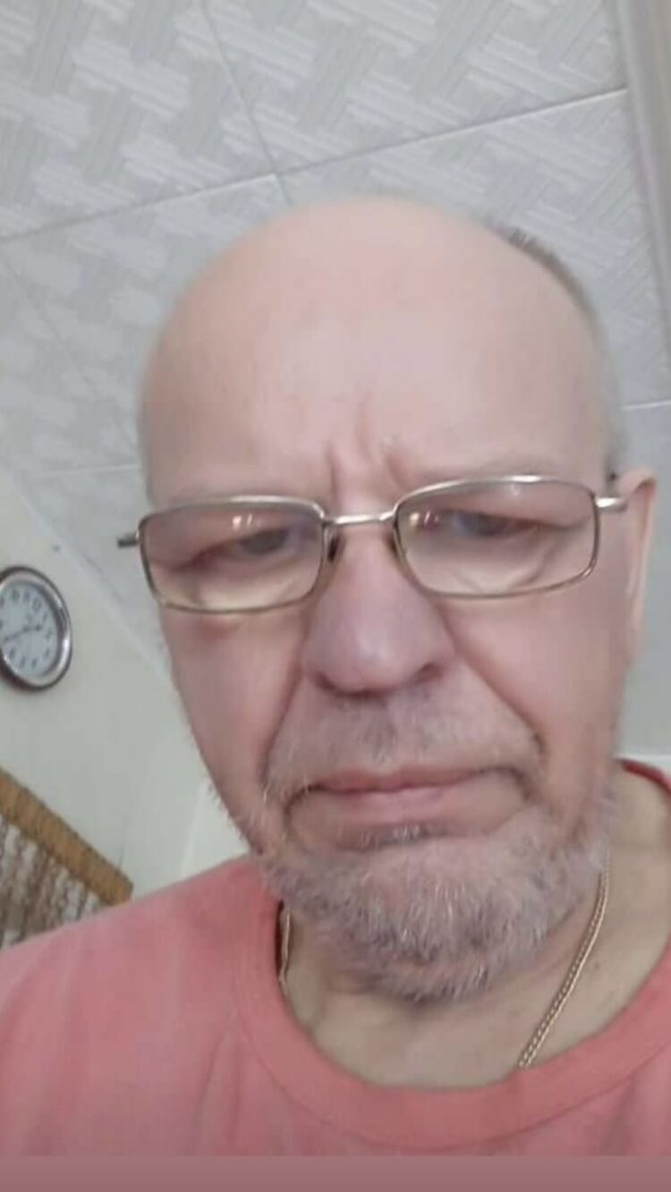  42018862  , 33 ,    