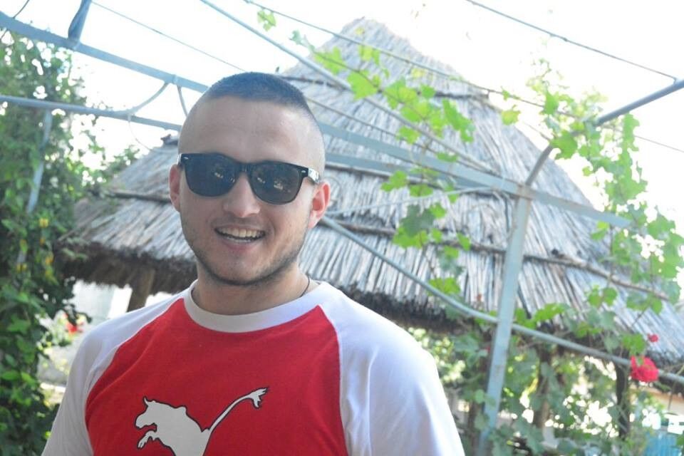  ,   Sergiu, 32 ,   ,   , c 
