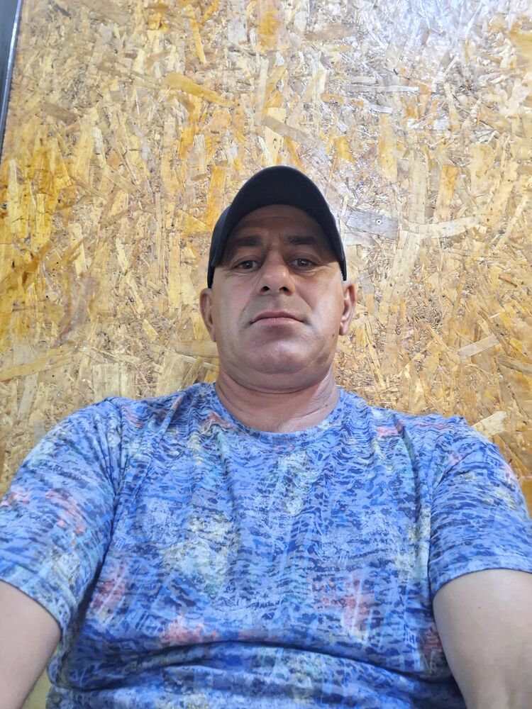  46171862  Ismail, 46 ,    