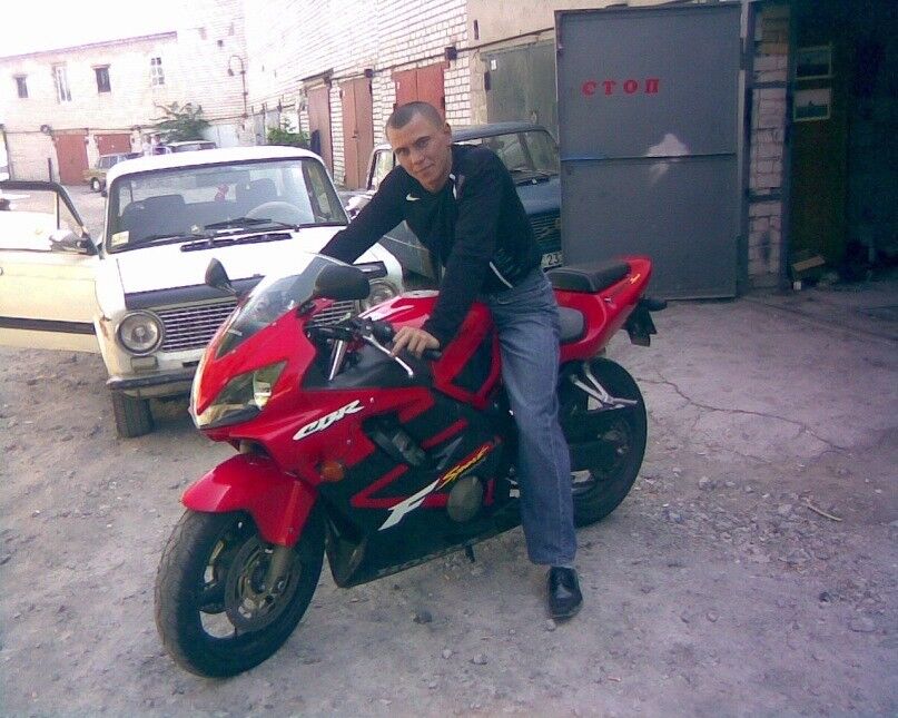  18815592  Igor, 44 ,    