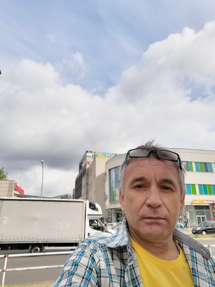  20896002  Nikolay, 61 ,    