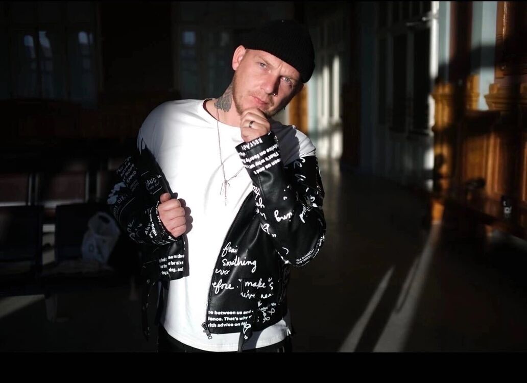  38167432  , 33 ,    -