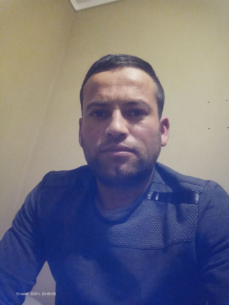  30069282  Elyor, 32 ,    