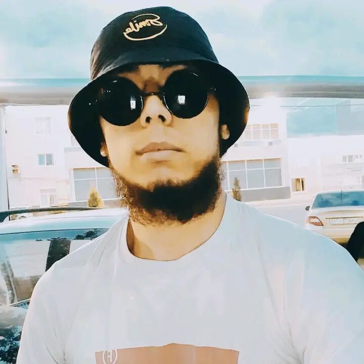  49661772  , 28 ,    