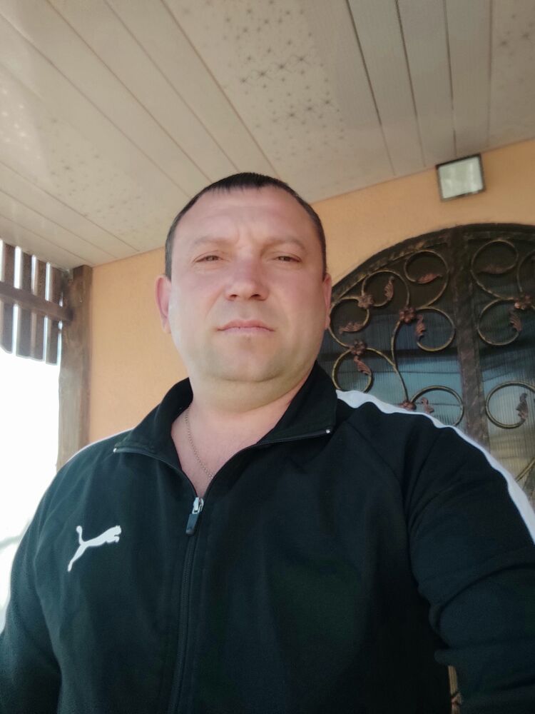  22851922  Alex, 42 ,     