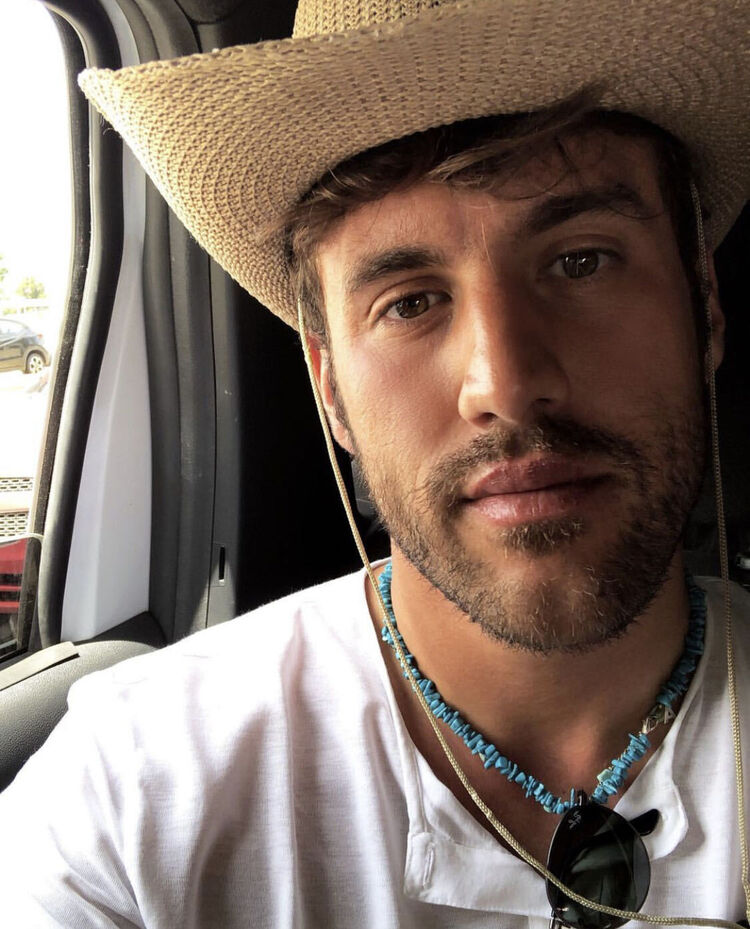 ���������� ������, ���� ������� Antonio, 48 ���, ������������ ��� ����� � ���������, c�������� ���������