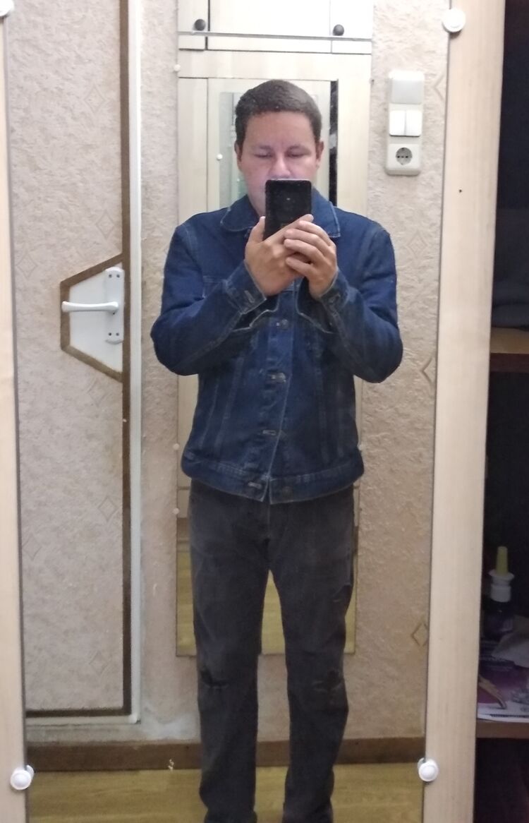  44284072  Nik, 40 ,    -