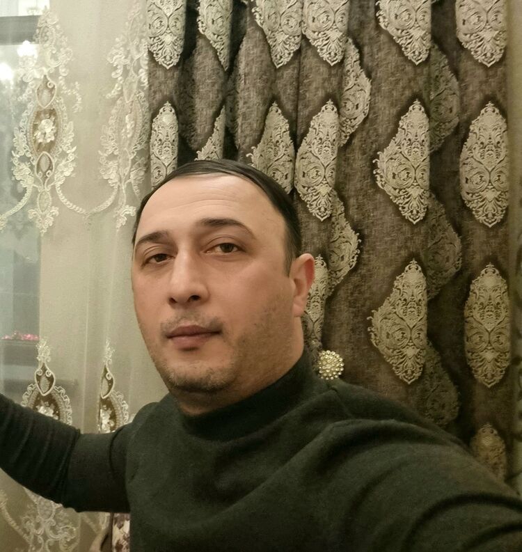  42262222  Alek, 43 ,    