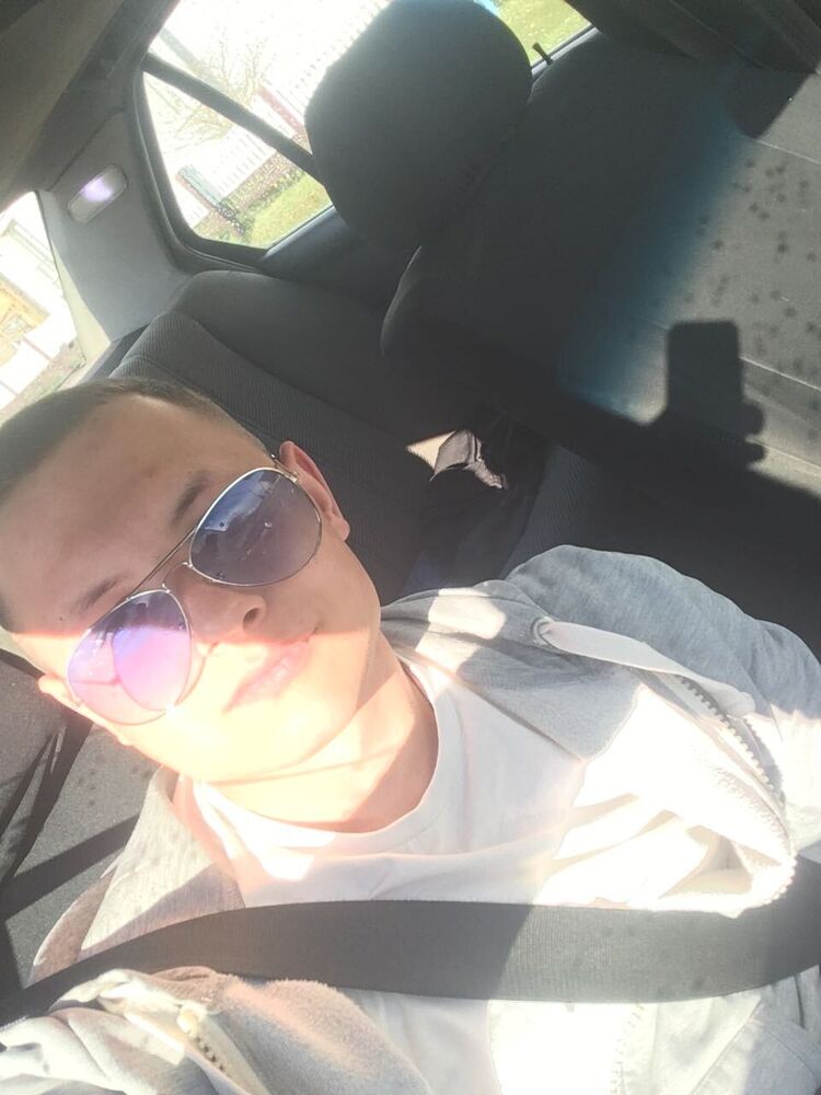  24032832  , 23 ,    
