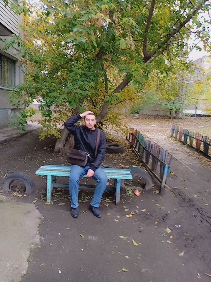  46473342  , 37 ,    