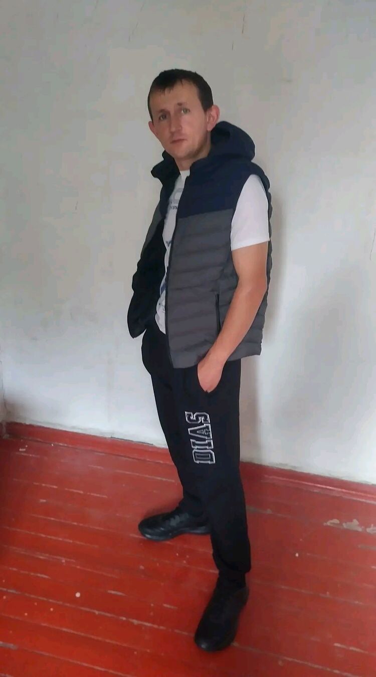  46983292  , 37 ,    