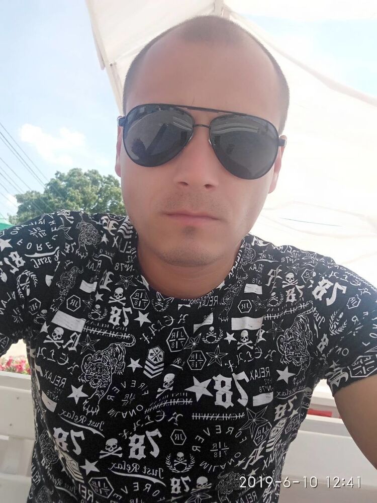  19320542  Alex, 35 ,    