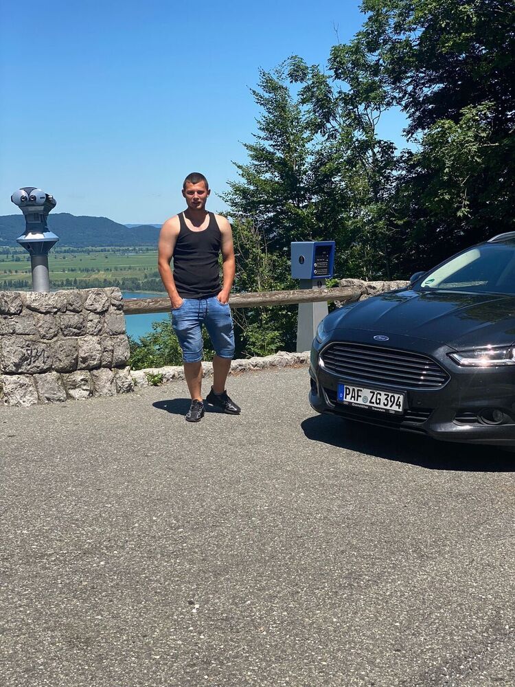  31832722  Vitalik, 24 ,    