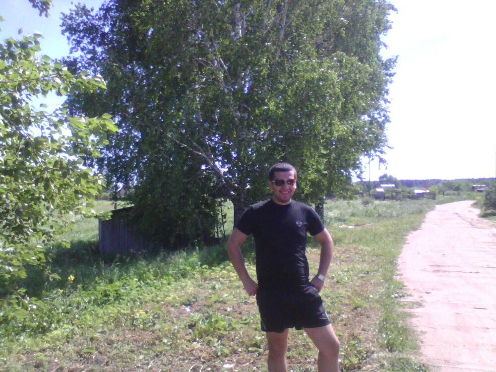  47874372  Roman, 37 ,    