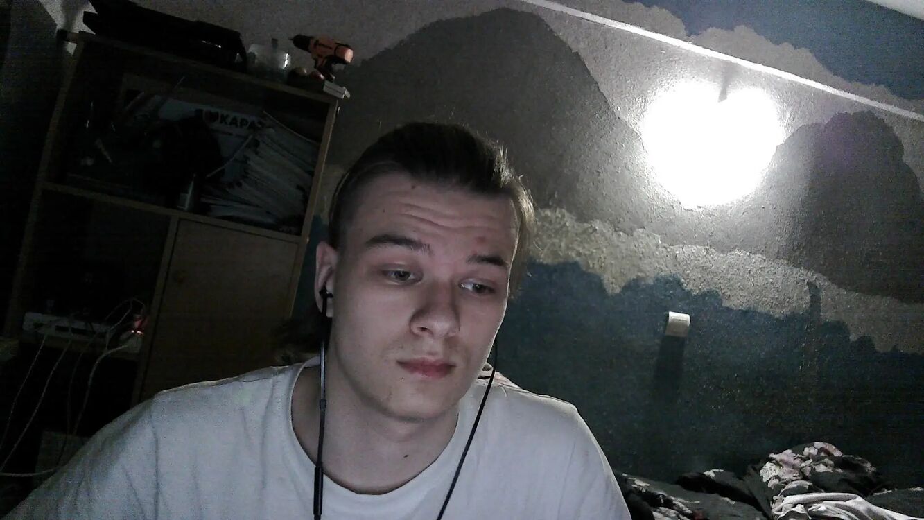  33649702  , 20 ,    