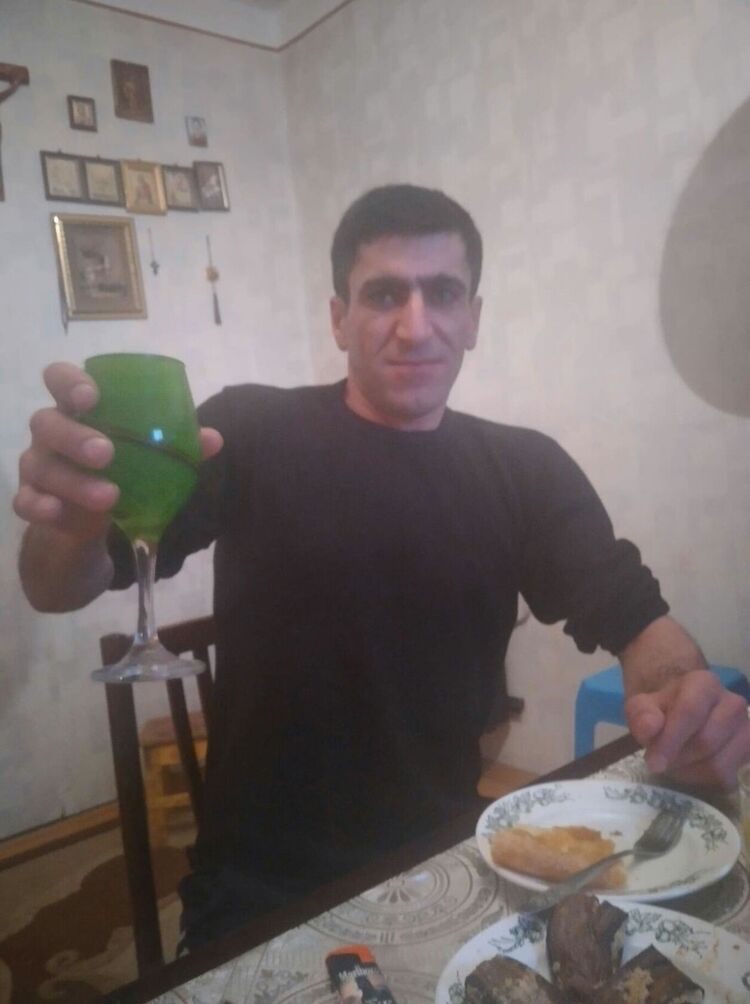  ,   Levani, 43 ,     , c 