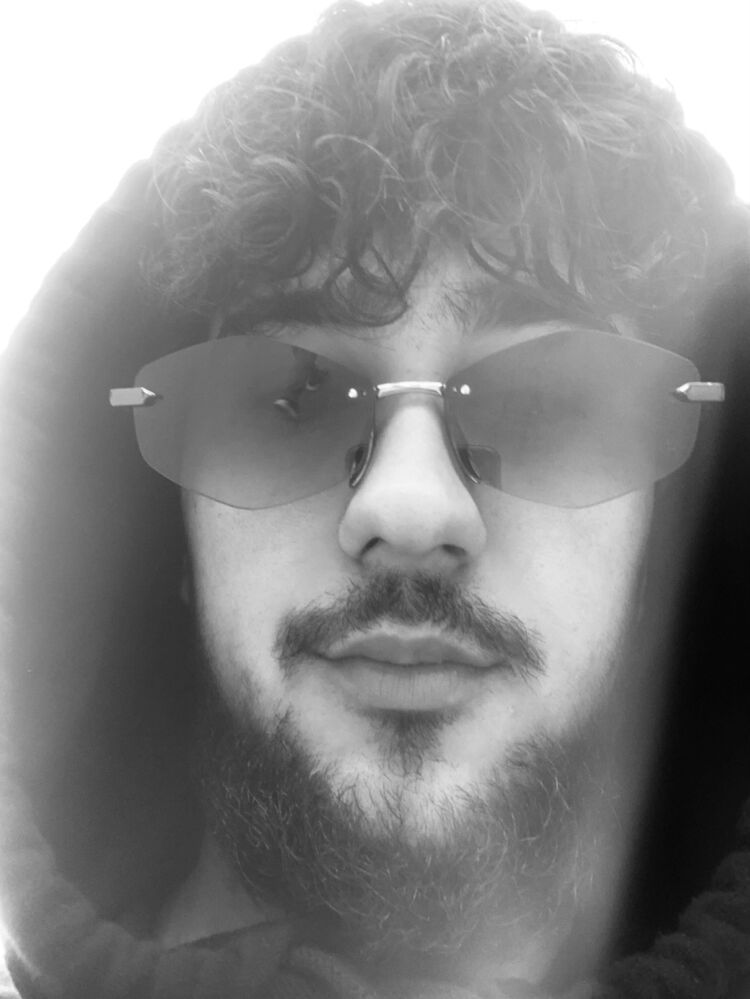  34731772  , 24 ,    