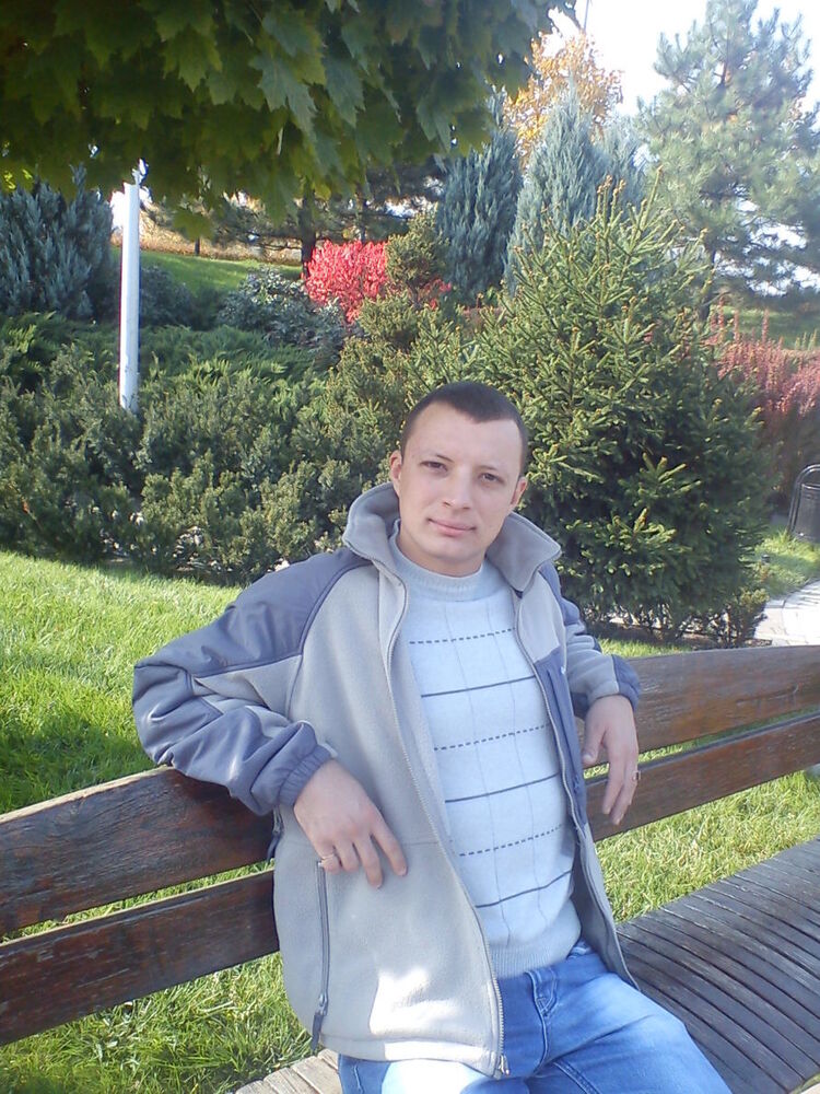  4794312  John, 43 ,    