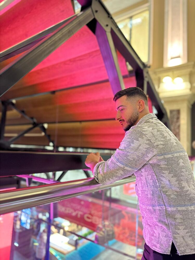  54279702  Baran, 26 ,    