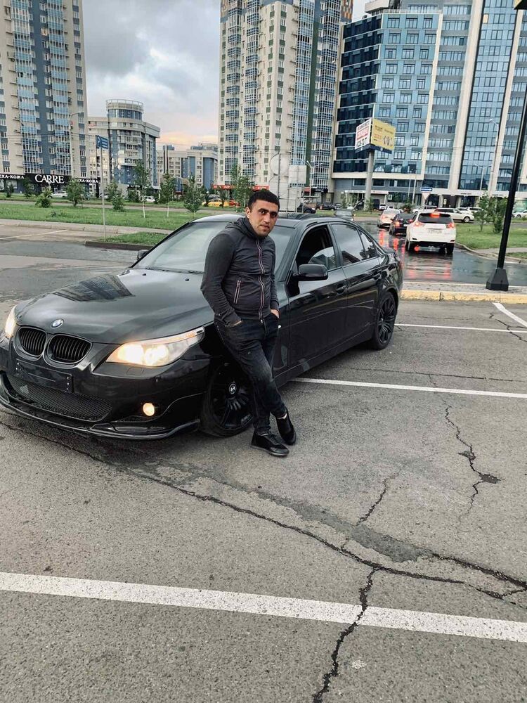  26875352  Andranik, 31 ,    