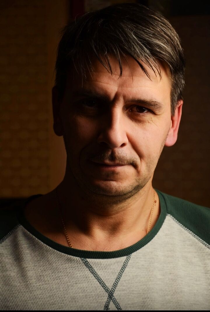  50771382  Ilya, 40 ,    
