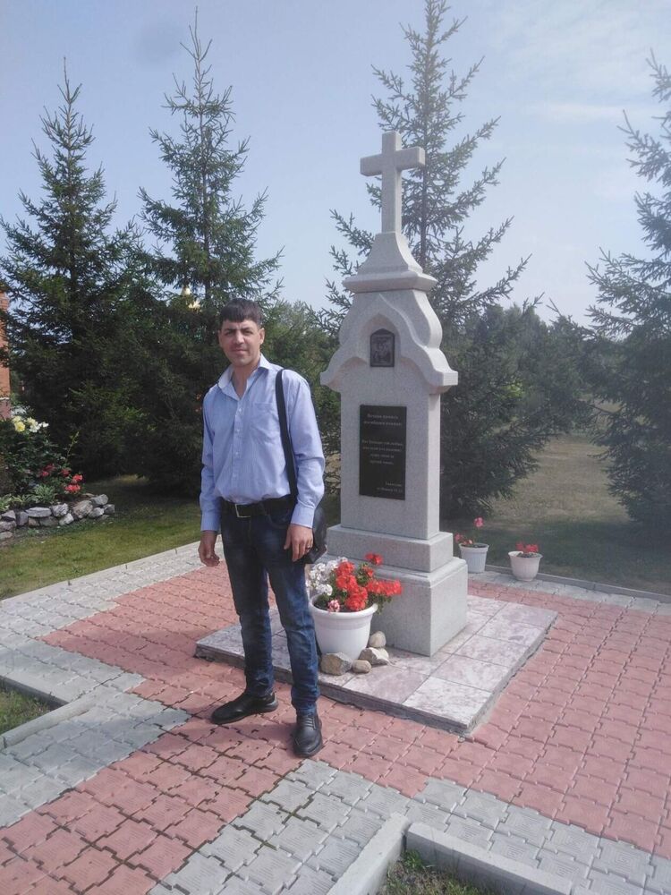  ,   Anton, 36 ,   