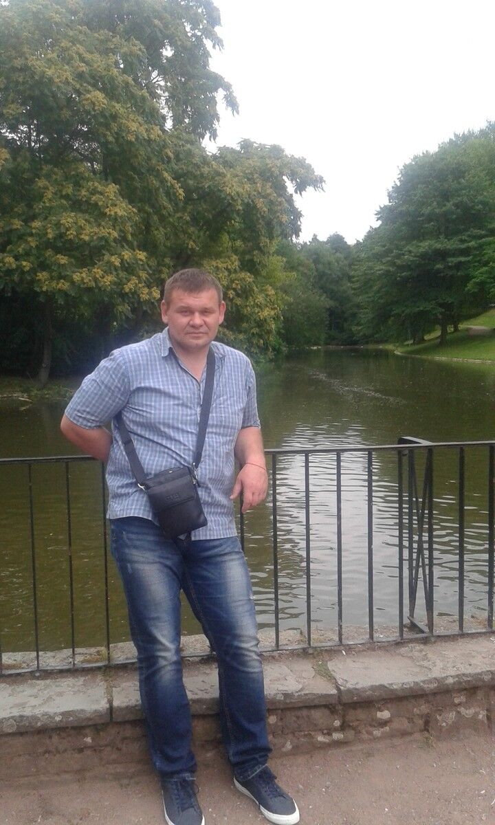  12787122  Oleg, 49 ,    