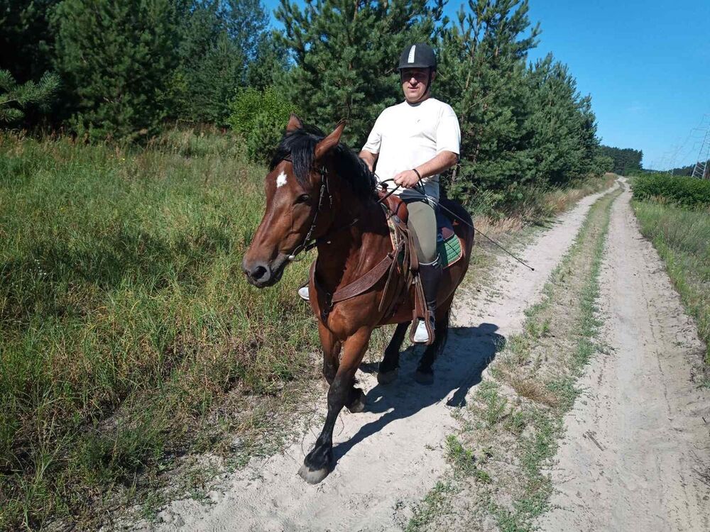  ,   Anton, 47 ,   ,   , c 