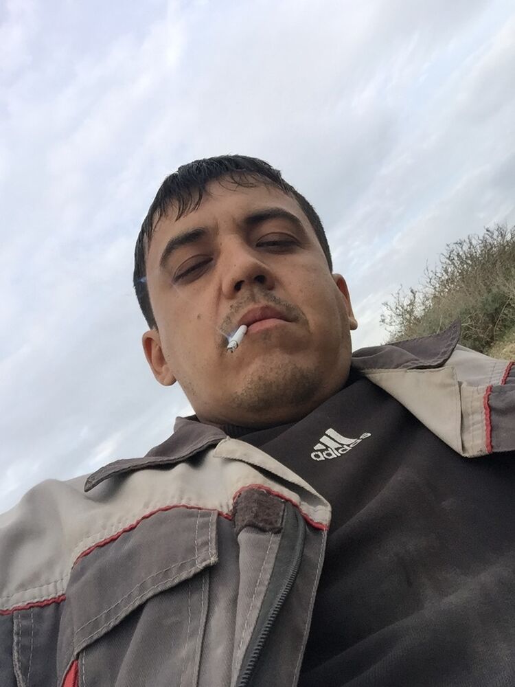  ,   Ruslan, 37 ,   ,   , c 