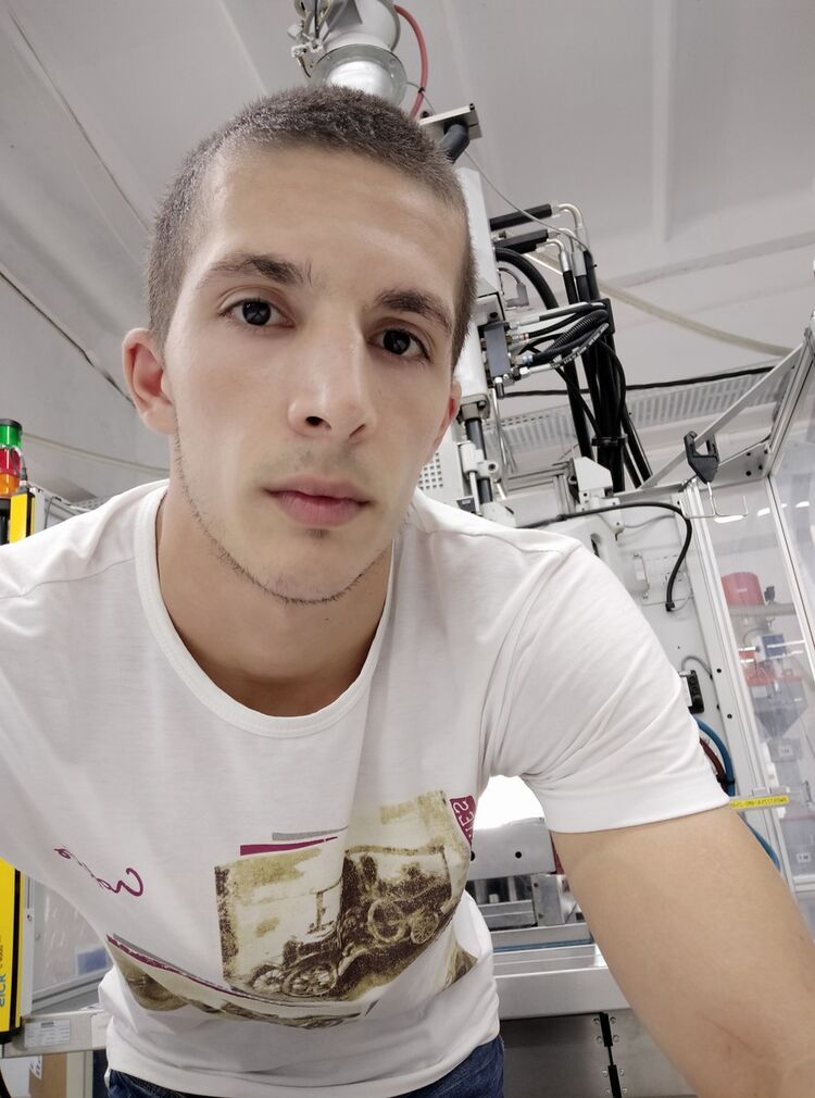  16667852  Stas, 31 ,    