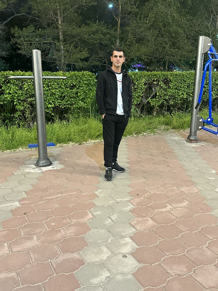  44484972  , 26 ,    
