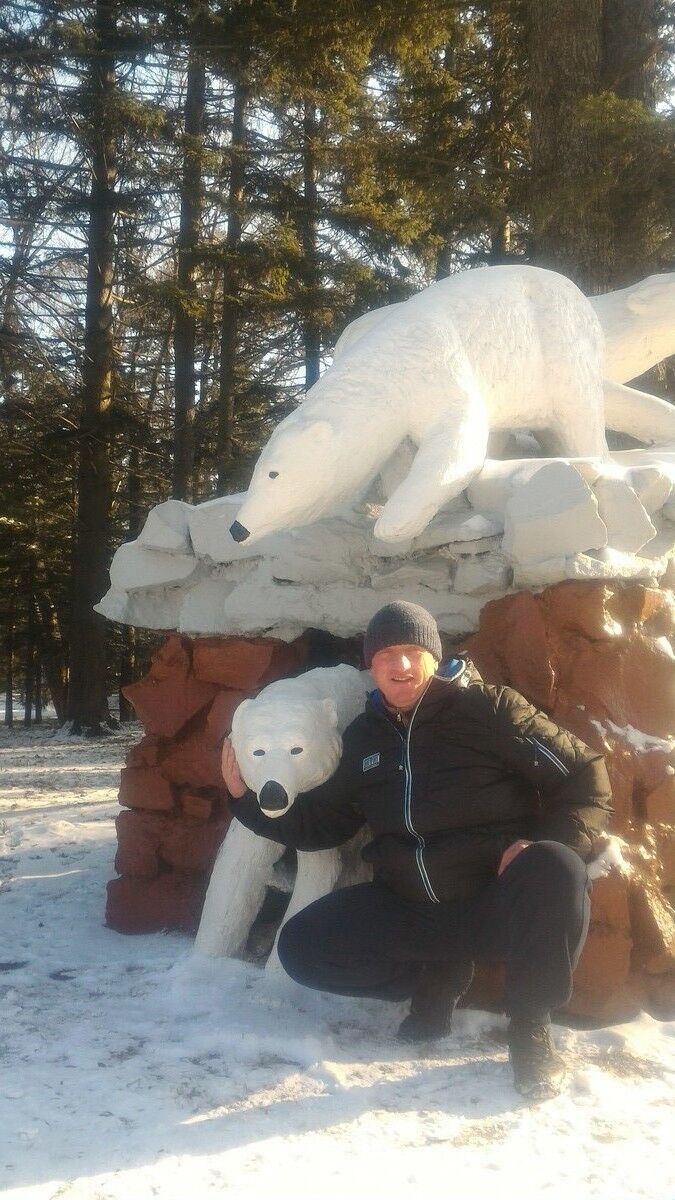  19418552  Maksim, 51 ,    