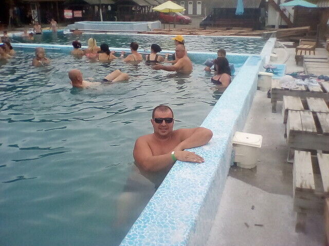  21636362  Vasil, 45 ,    