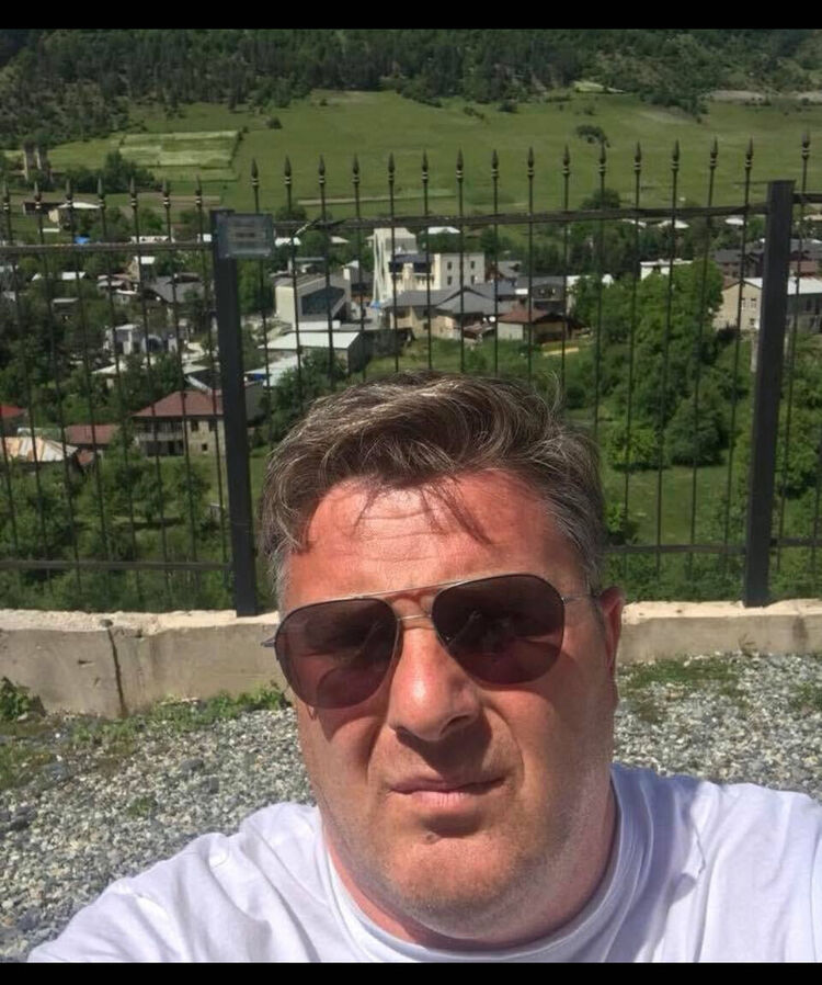  54124952  Davit, 42 ,    