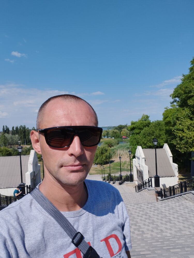  ,   Sergey, 37 ,   ,   