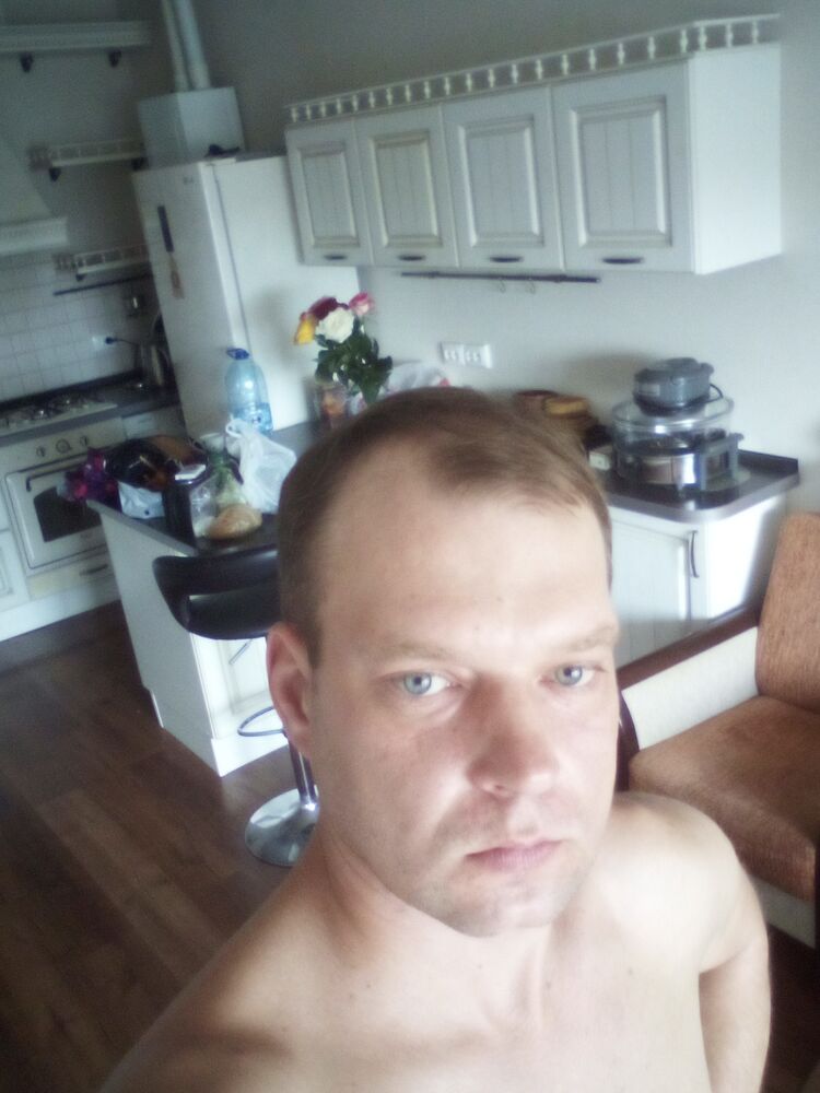  45539042  Alexander, 35 ,    