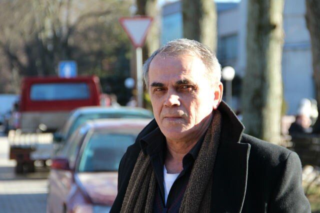  53694002  Adil, 80 ,    