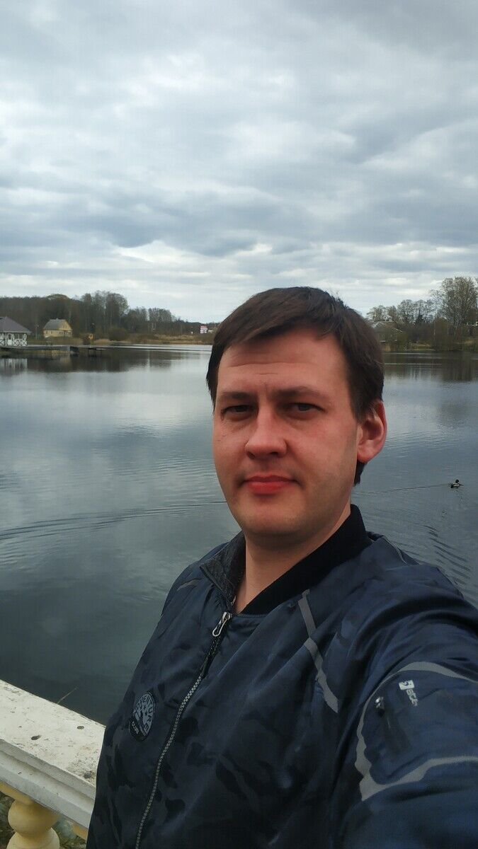  20394302  Anton, 38 ,    -