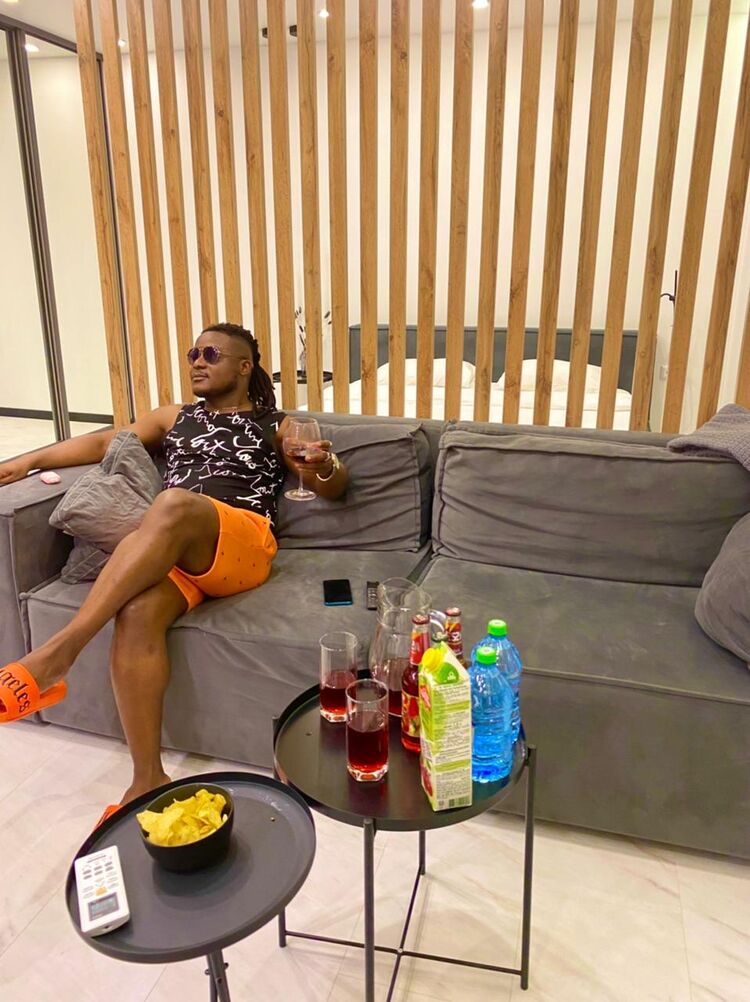  36811012  Justin, 35 ,    