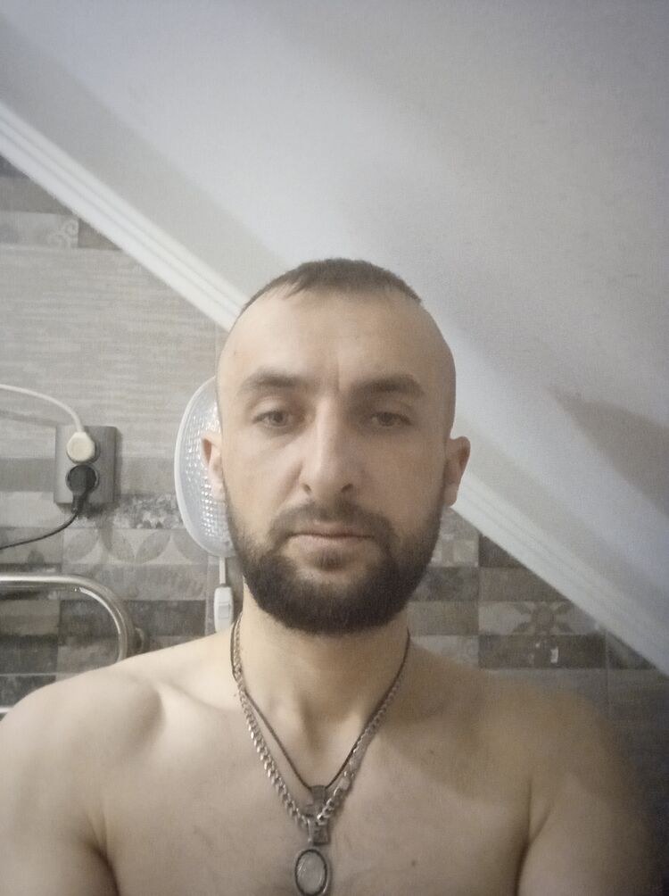  31256912  Oleg, 35 ,    