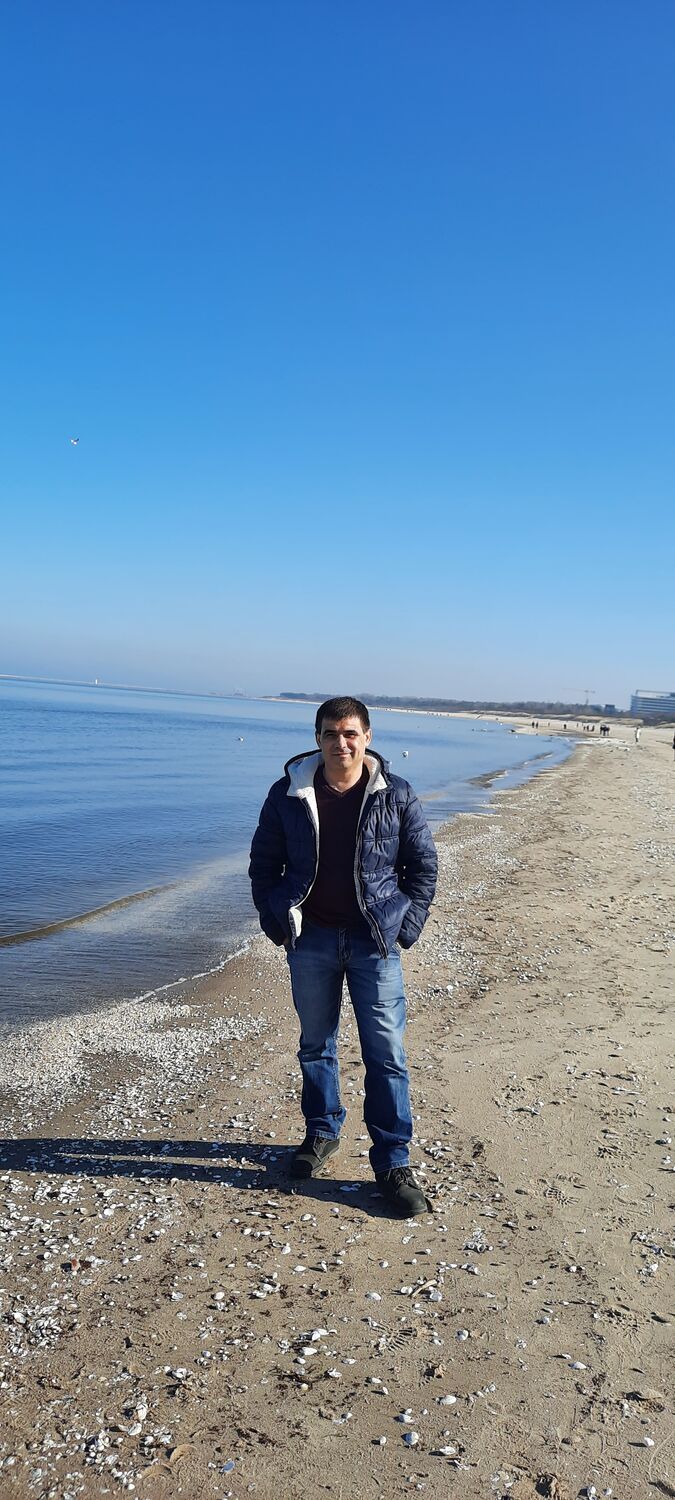  22799222  Igor, 43 ,    