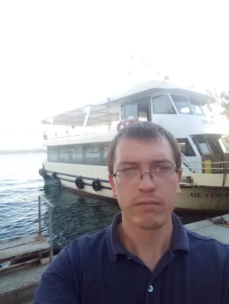  15932122  Andrei, 36 ,    