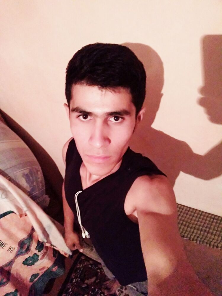  13343182  Azer, 30 ,    