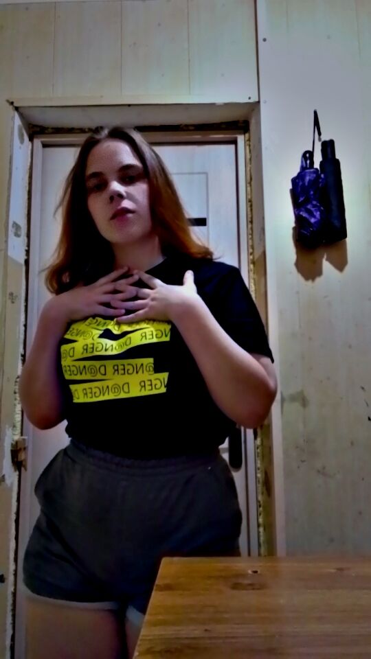  ,   Vlada, 21 ,   ,   , c 