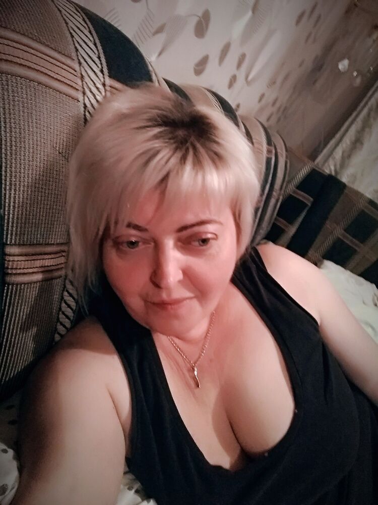  ,   Lana, 52 ,   
