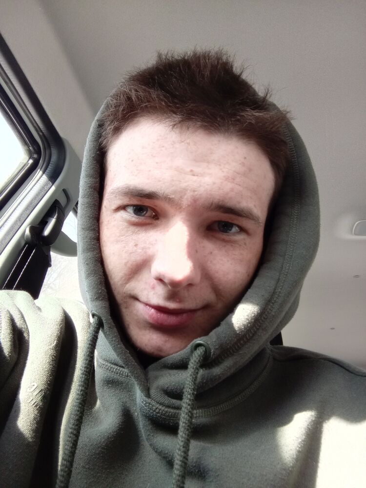  42075982  Prosto, 21 ,    